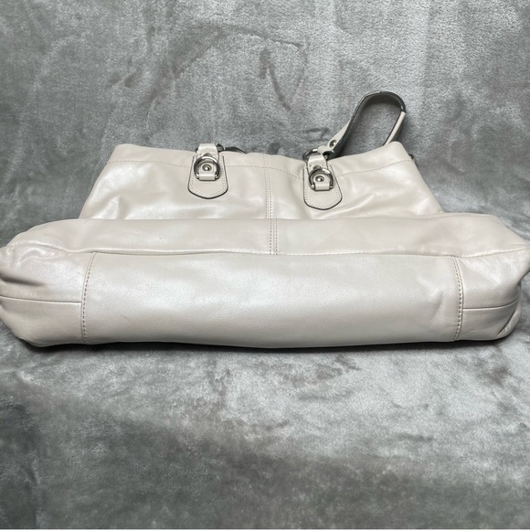 Coach Ashley Carry All Shoulder Bag in Pearl with Matching Wallet F15513 Set - Picture 13 of 16